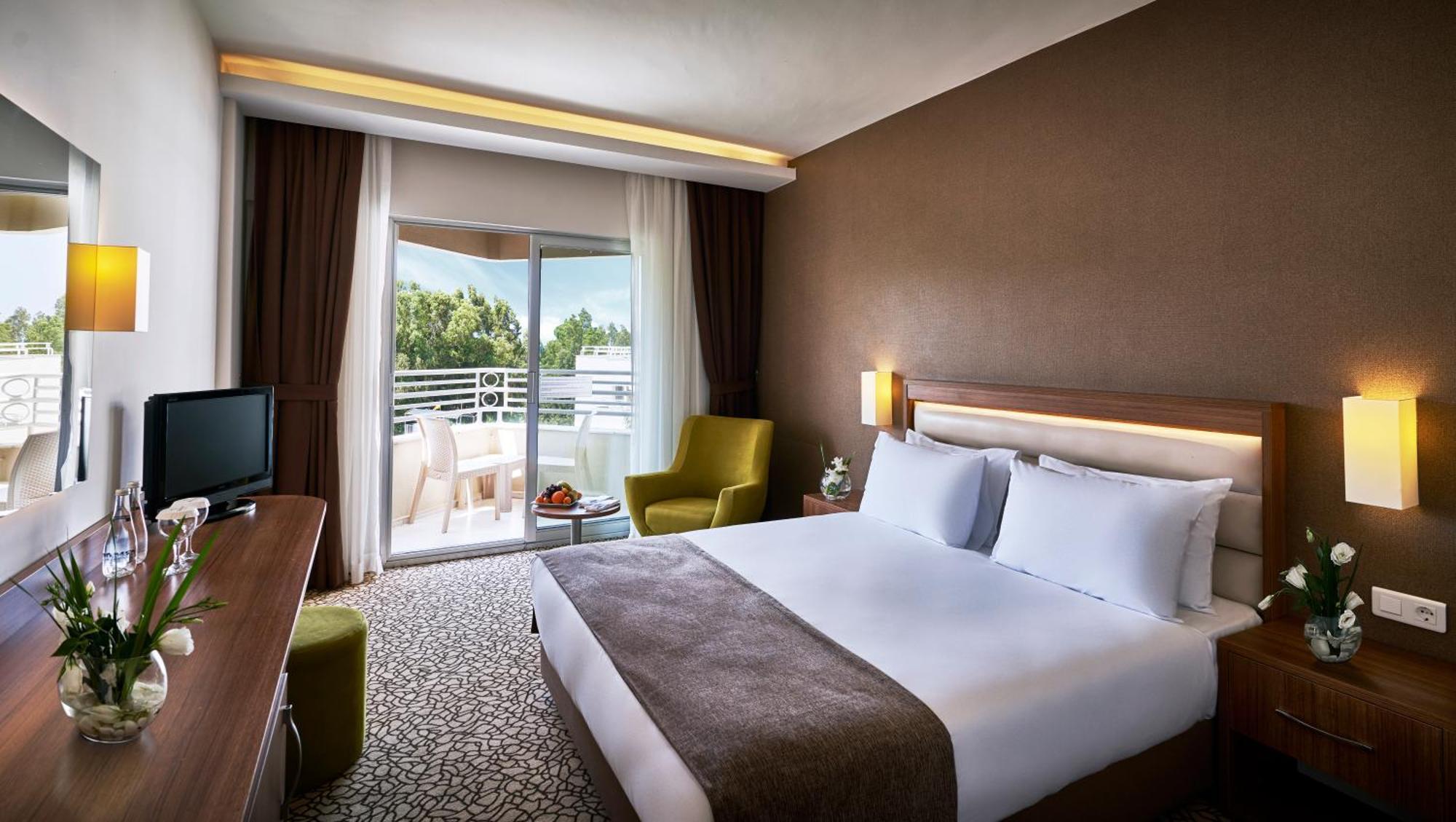 Standard Room with Garden View