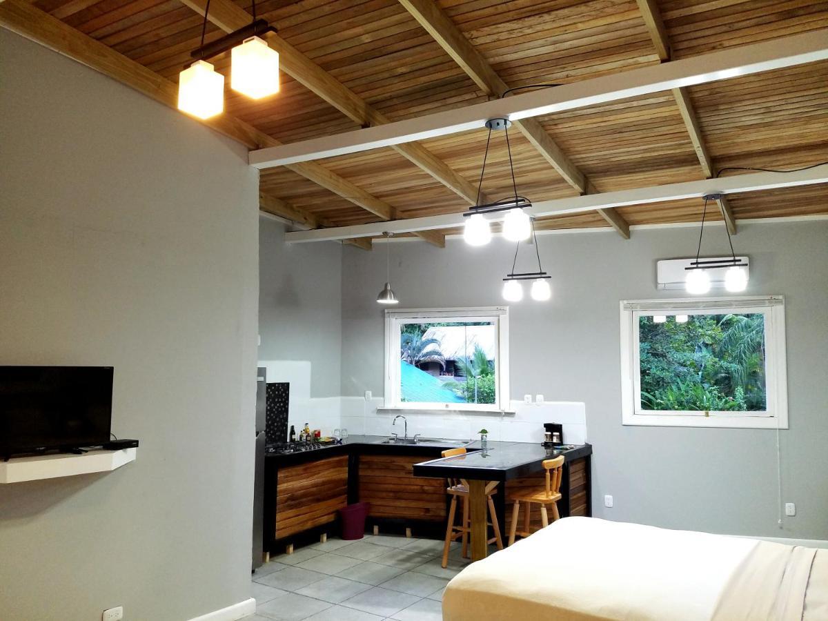 Deluxe Suite with Kitchen & A/C 2 BEDS