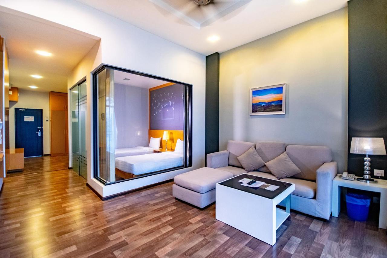 One-Bedroom Twin Suite