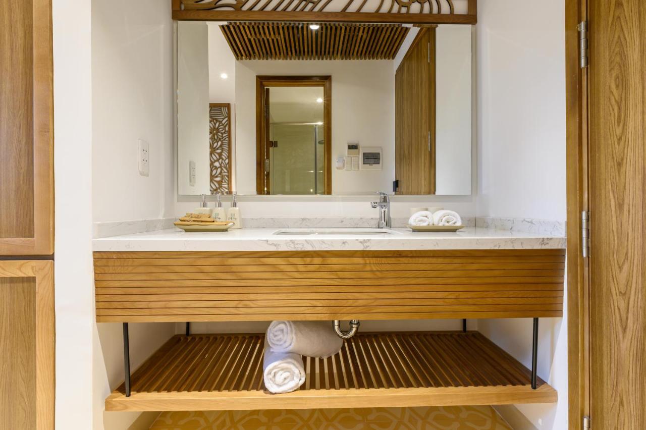 Deluxe Double Room Poolside with Balcony