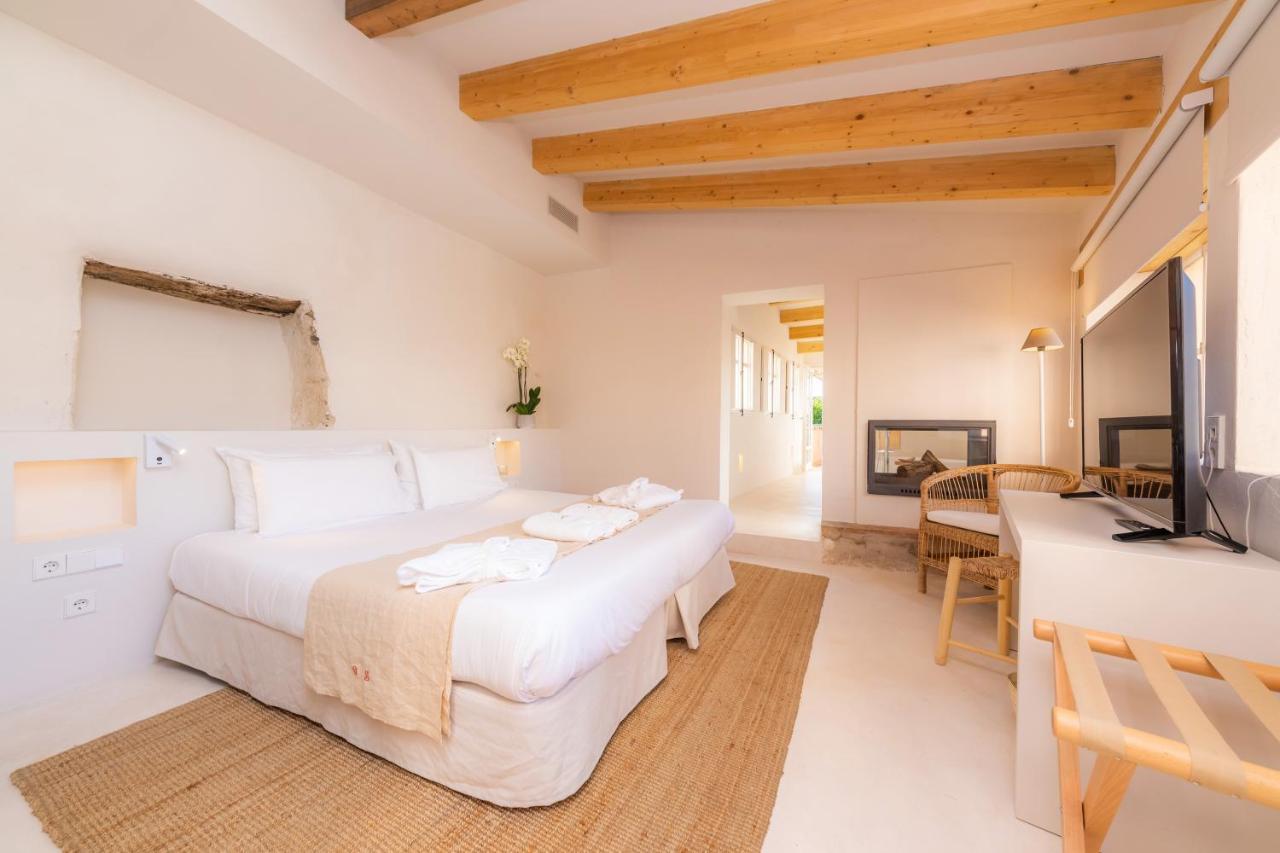 Junior Suite with Pool View