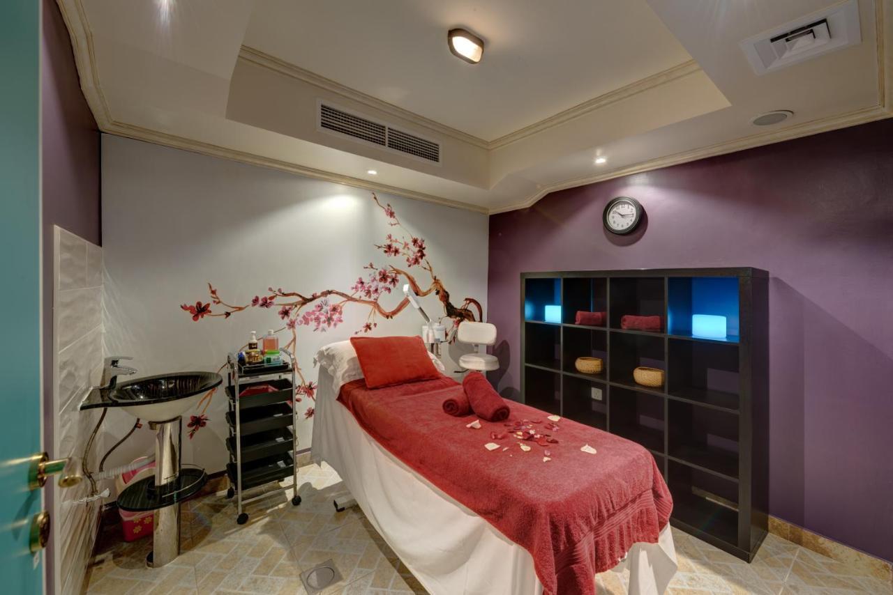 Double / Twin Room with Spa Access with 1 hour body relaxation treatment included (Only available for Females))