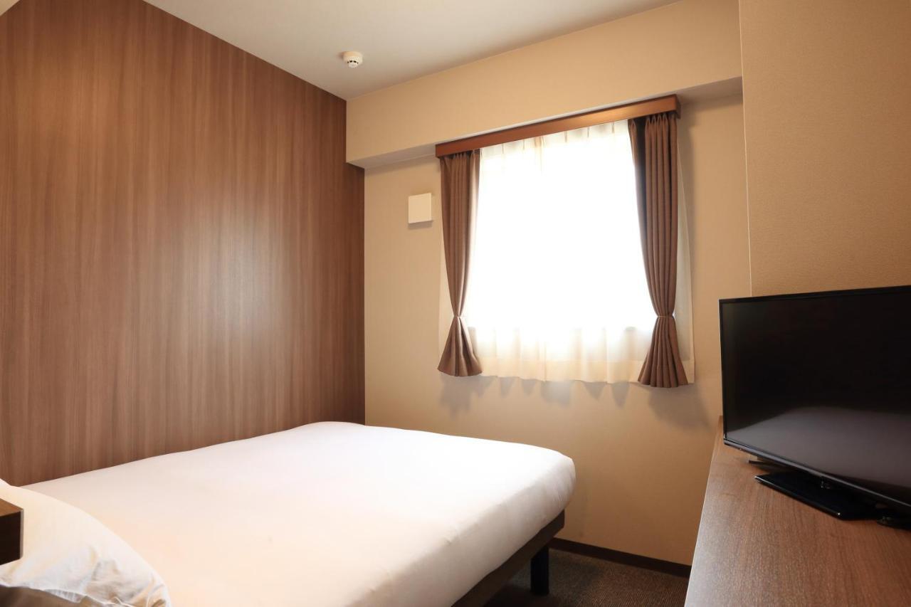 Single Room with Bathroom - Non Smoking