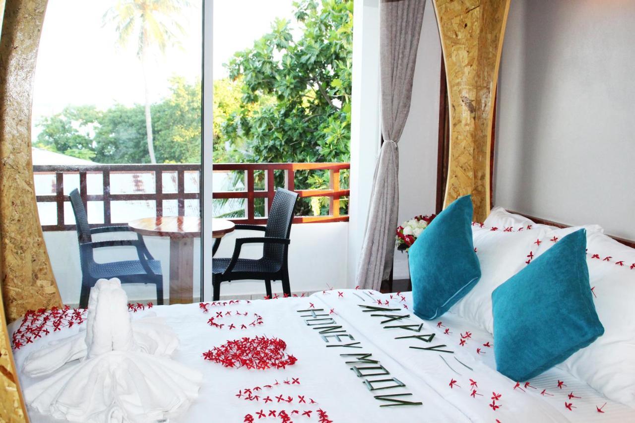 Deluxe Double Room (2 Adults + 1 Child)