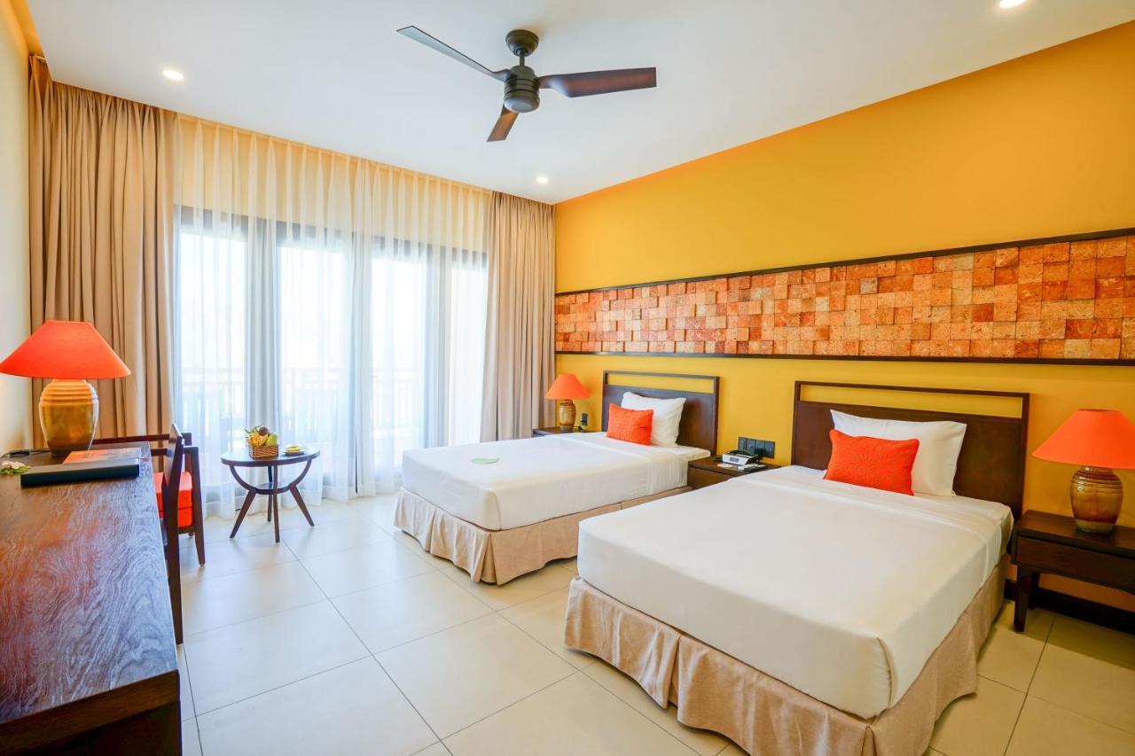 Deluxe Twin Room with Balcony - Complimentary Mini-bar in room