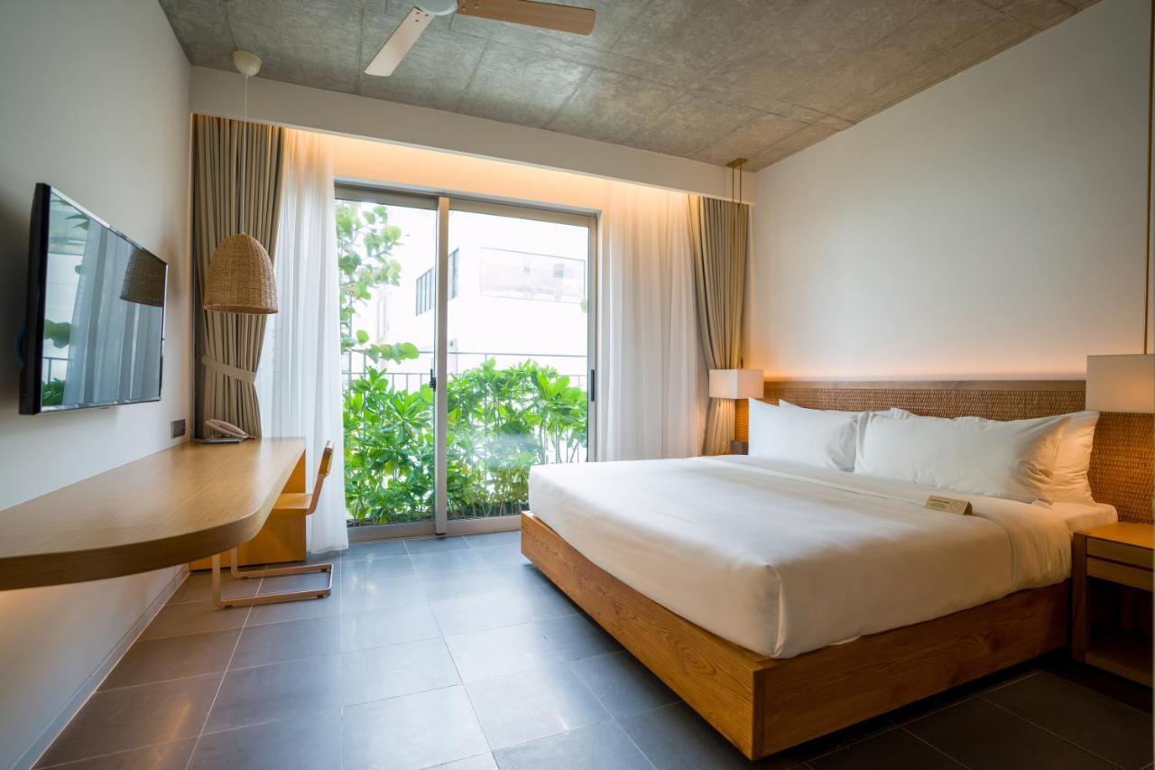 Deluxe Double With Balcony & Partial Sea View