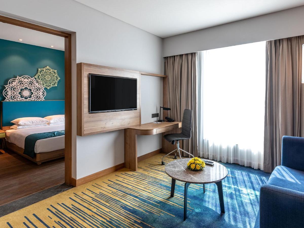 Junior Suite Room - 15% Discount on Food & Beverages and Laundry,  INR 500 SPA credit per room per stay