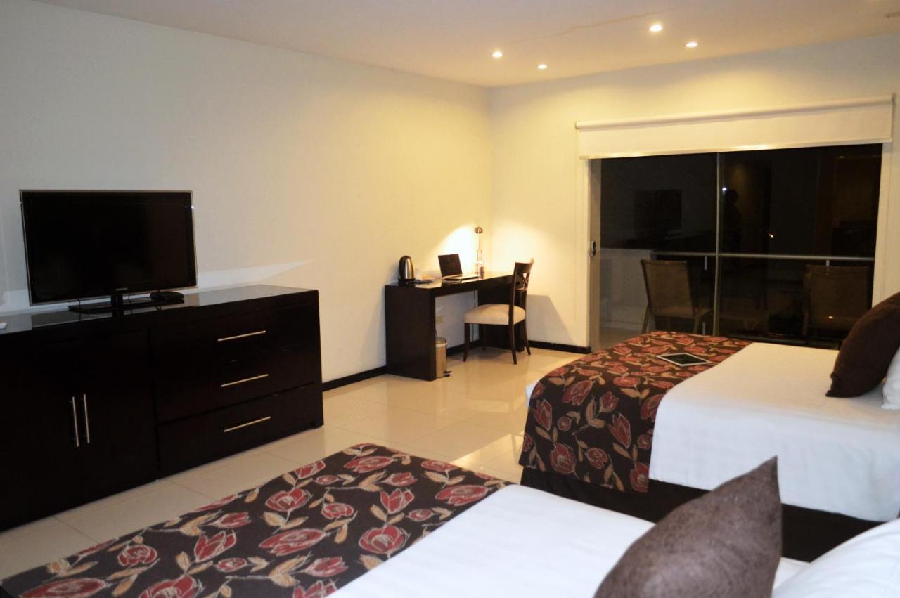 Twin Room with Pool View