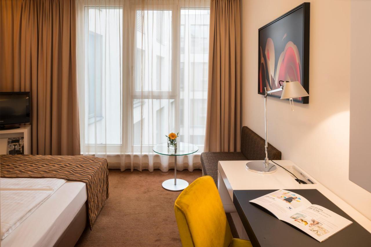 Superior Courtyard Room