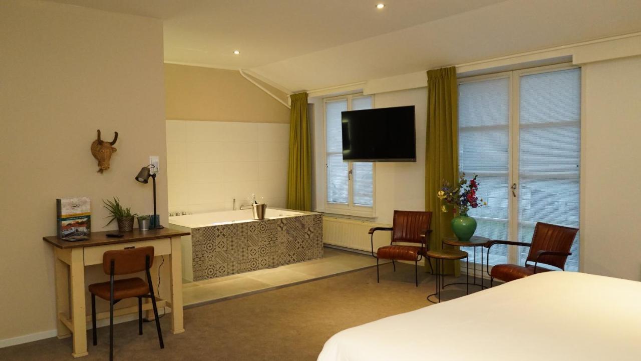 King Suite with Spa Bath