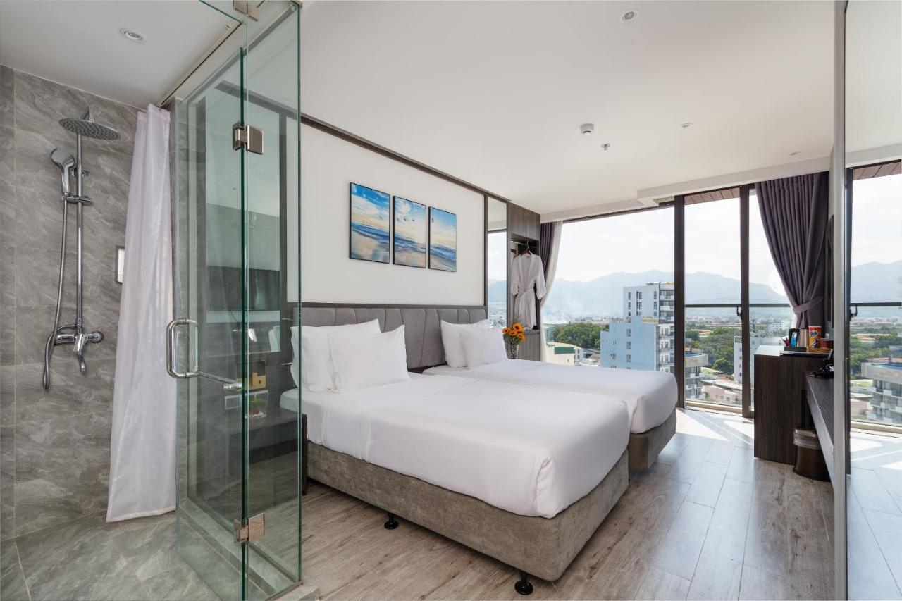 Deluxe Double or Twin Room with City View