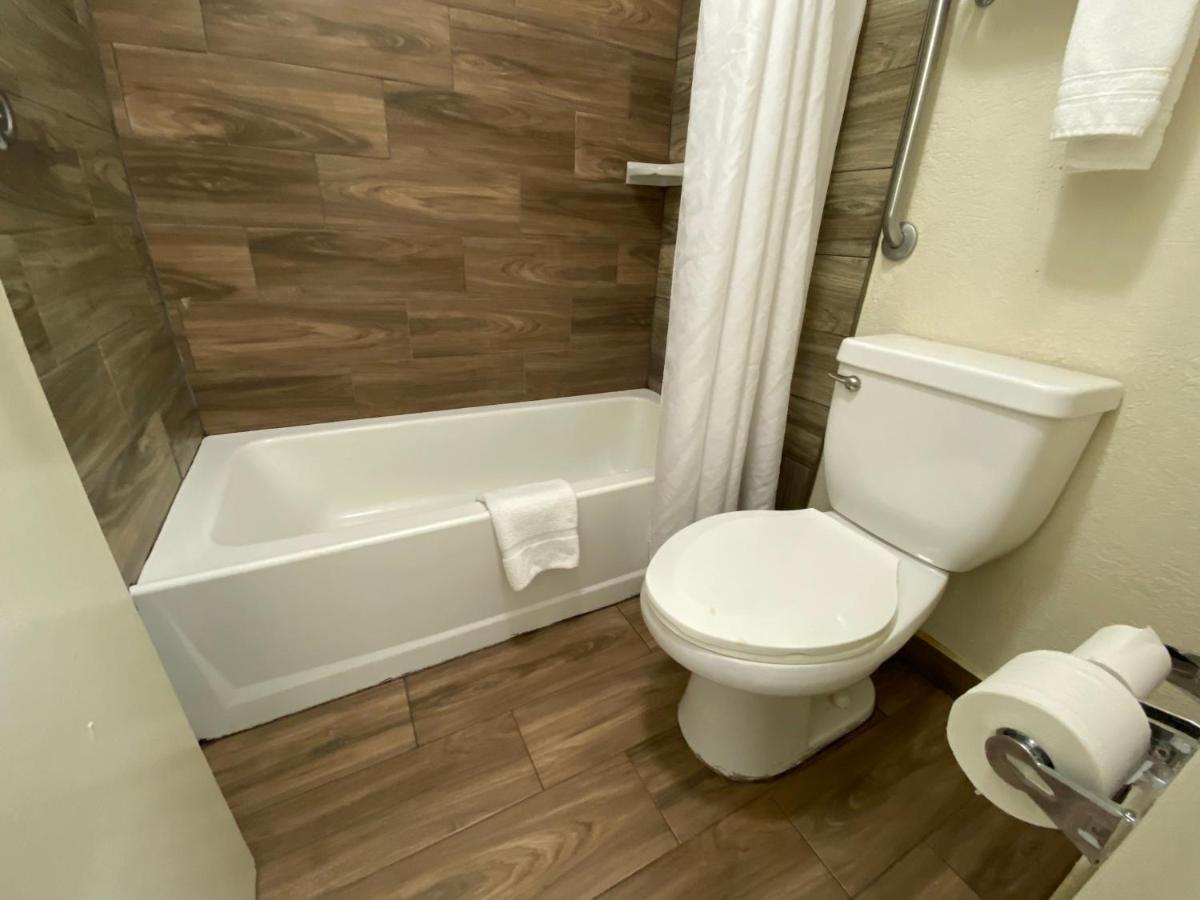 Double Room with Two Double Beds - Smoking