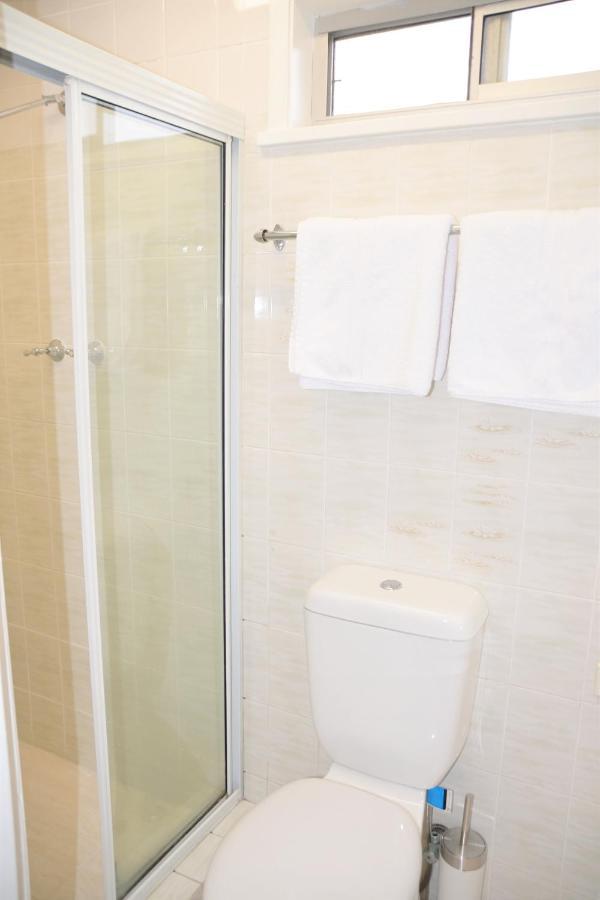 Deluxe Queen Room with Private Bathroom