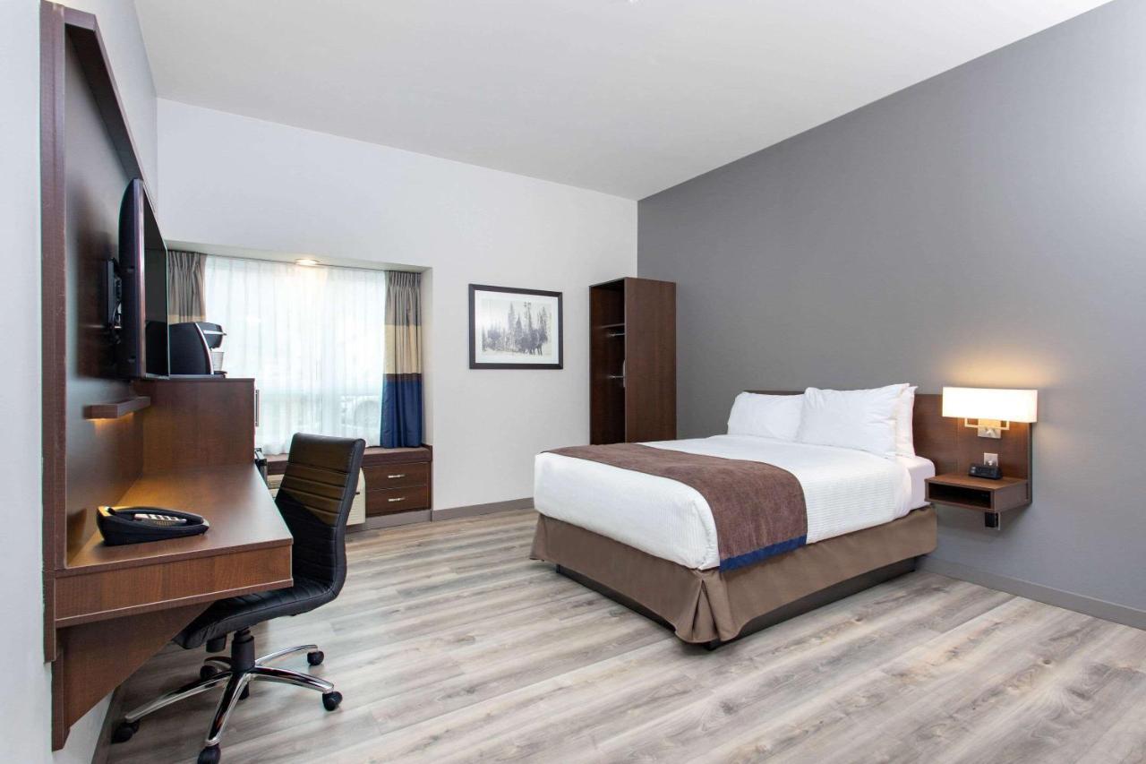 Queen Room - Mobility Access/Non-Smoking
