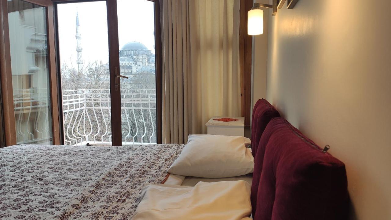 Deluxe Double Room with Balcony and Sea View