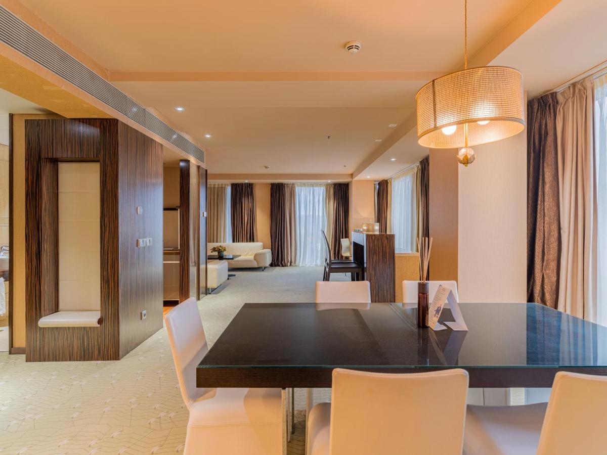 Presidential King Suite - Non-Smoking