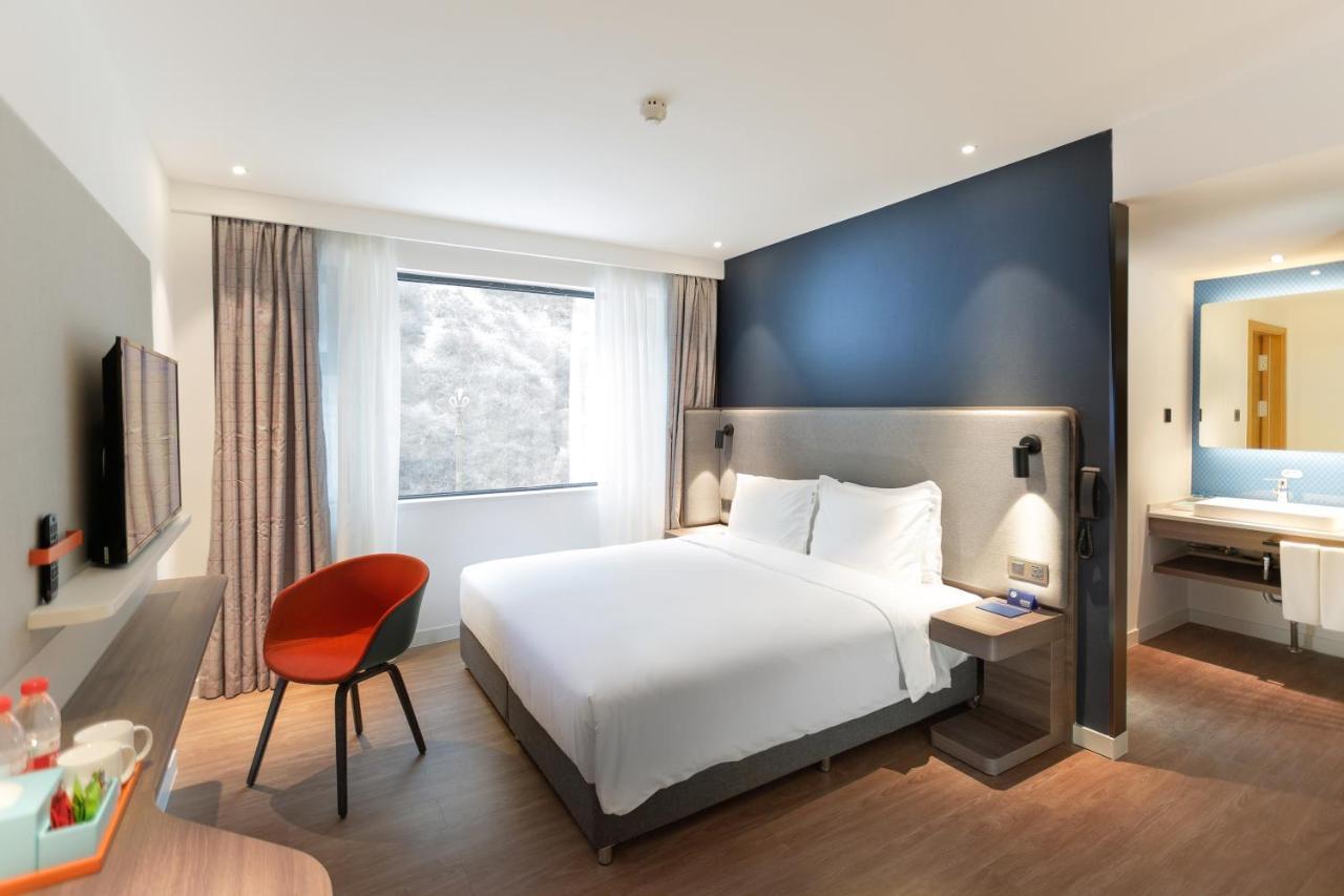 King Room with Mountain View