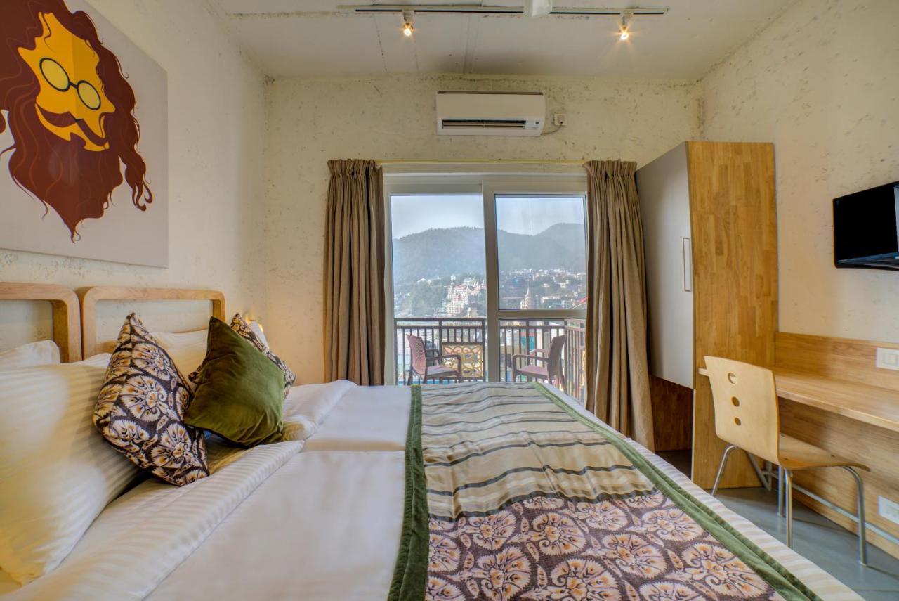 Deluxe Room Ganges Facing