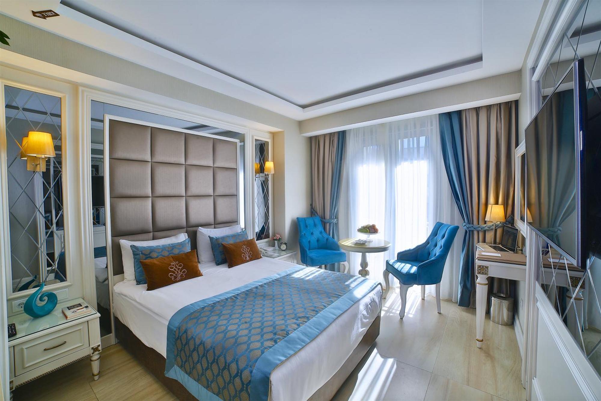 Deluxe Double Room with French Balcony