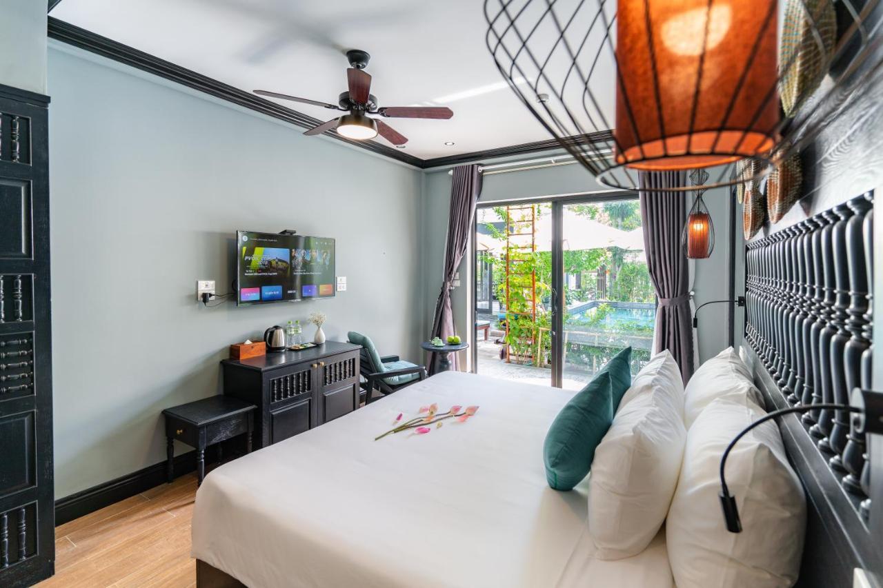 Deluxe Double or Twin Room with Pool View