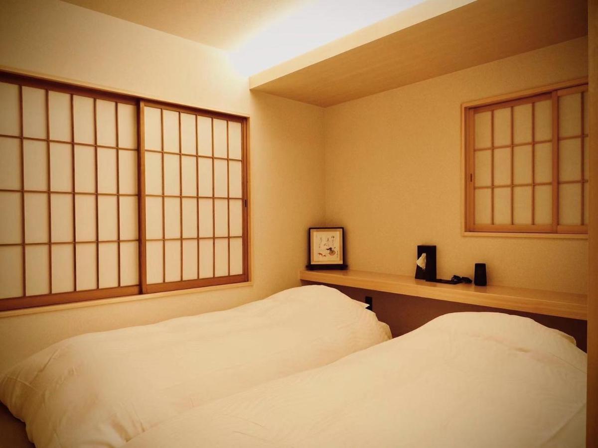 Twin Room with Bathroom
