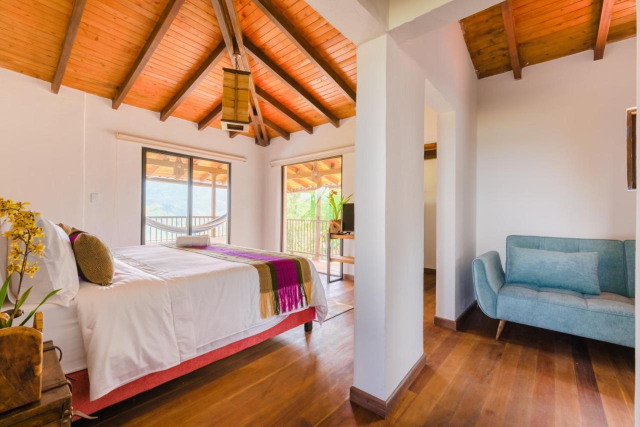 Deluxe Double Room (2 Adults + 1 Child)