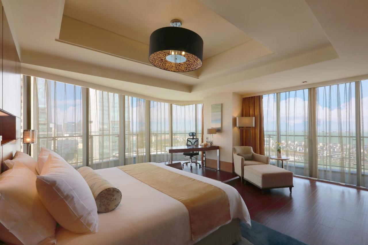 Deluxe Full Seaview Suite