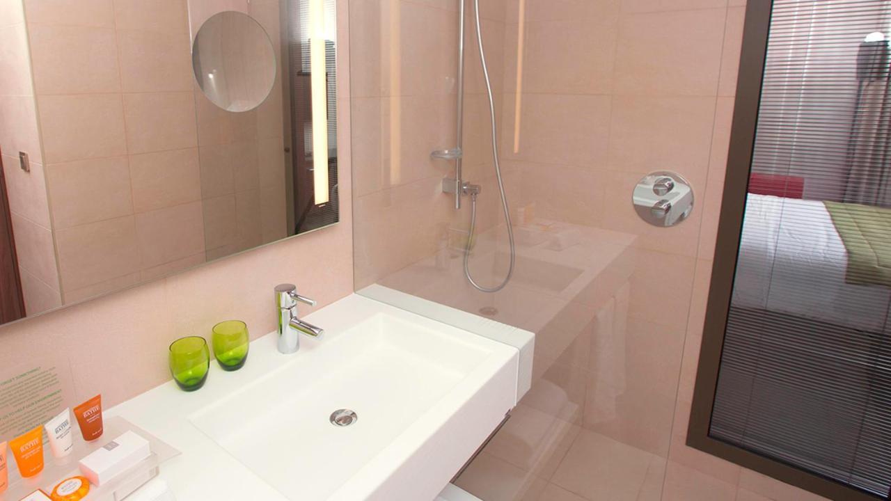 Standard Twin Room - High Floor