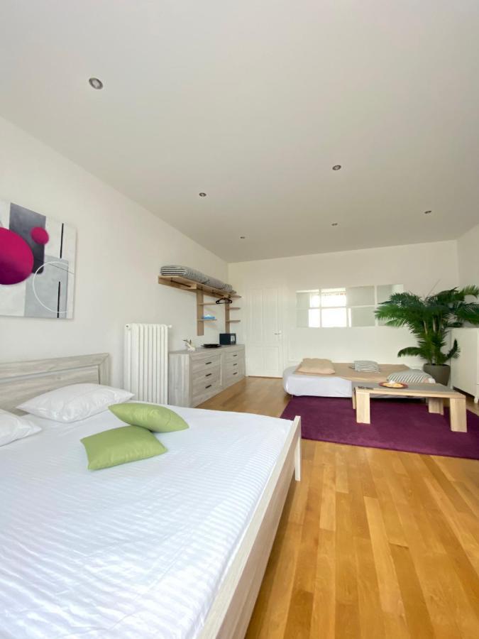 Deluxe Family Room