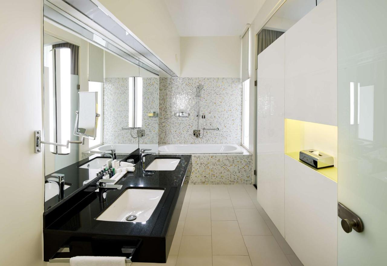 Executive Room with Balcony and Lounge Access