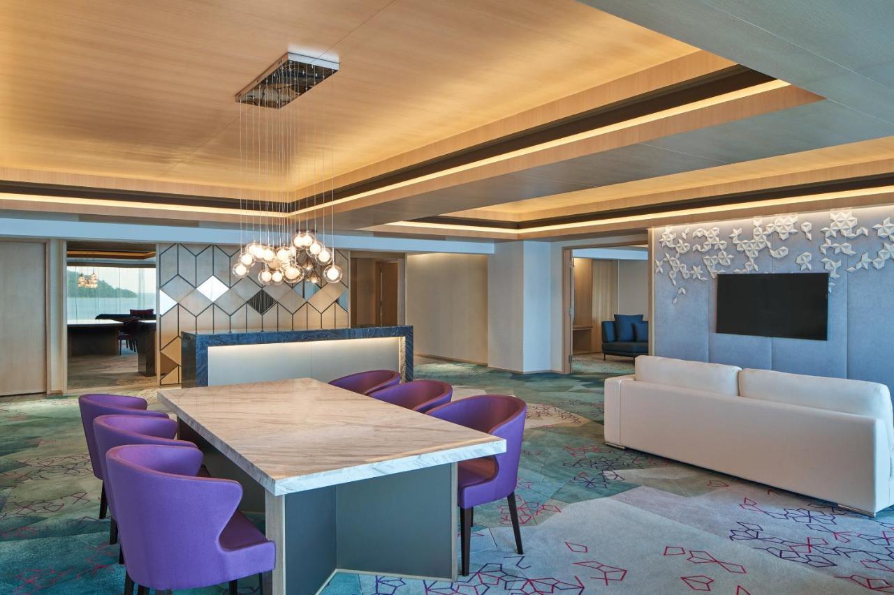 Two-Bedroom Ambassador Suite - Club Lounge Access