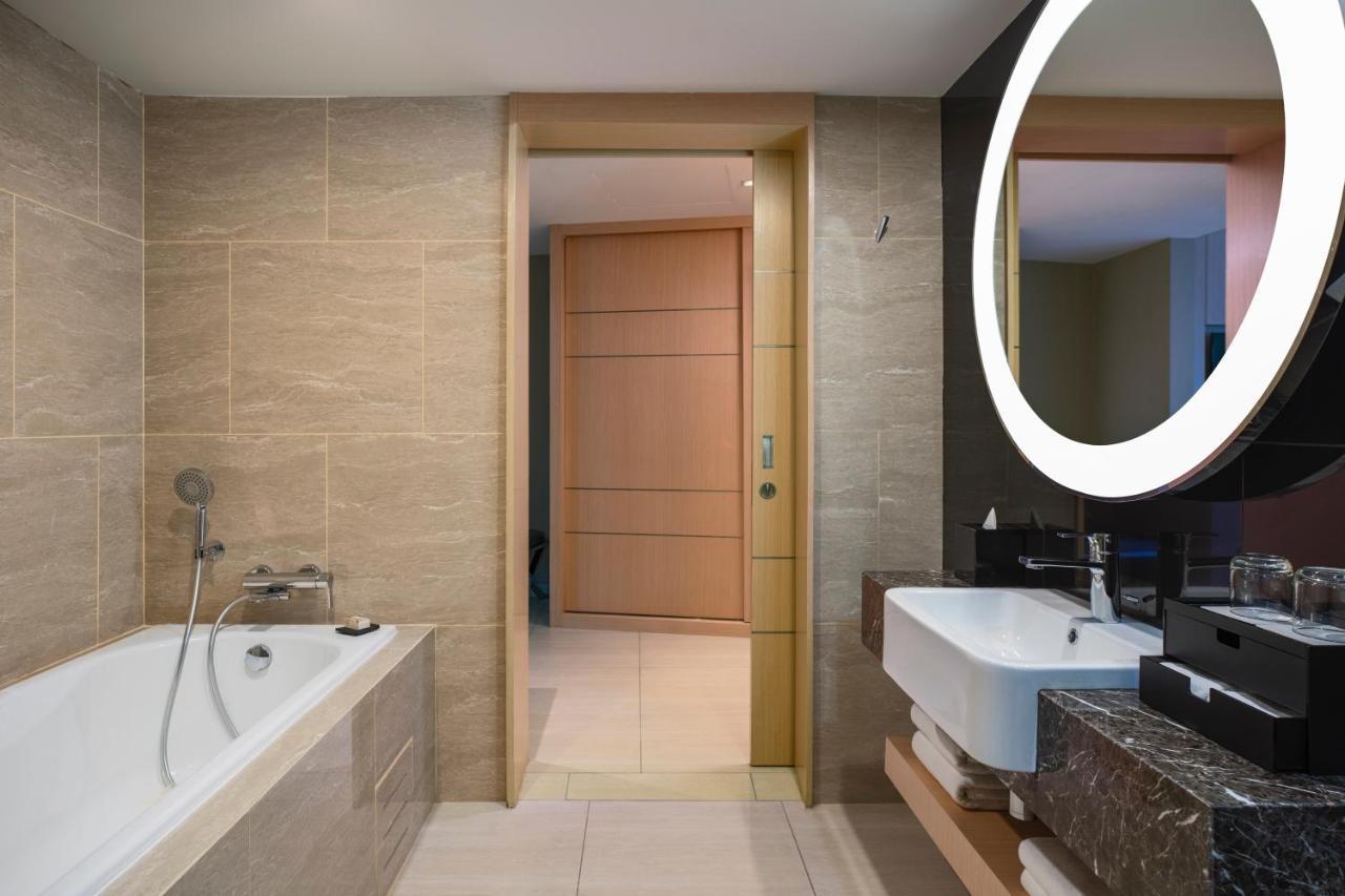 Deluxe Bay Room