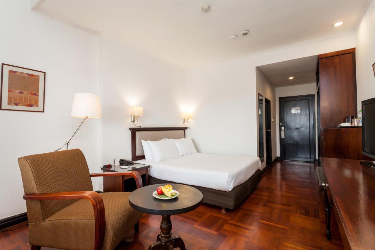Superior Balcony Room with Queen  Bed (30 sqm)