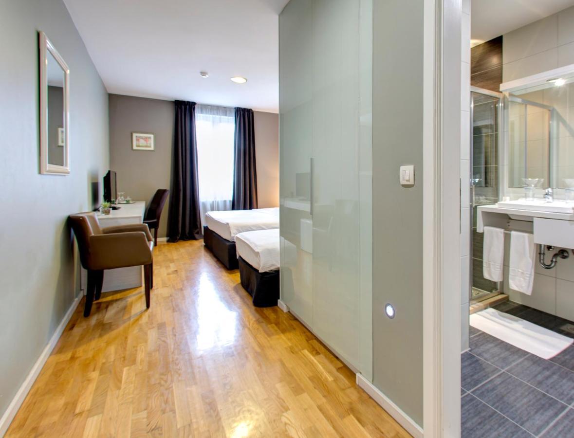 Comfort Triple Room