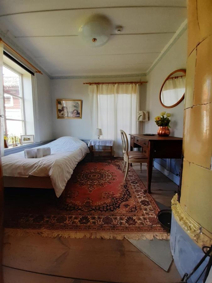 Standard Single Room with Shared Bathroom
