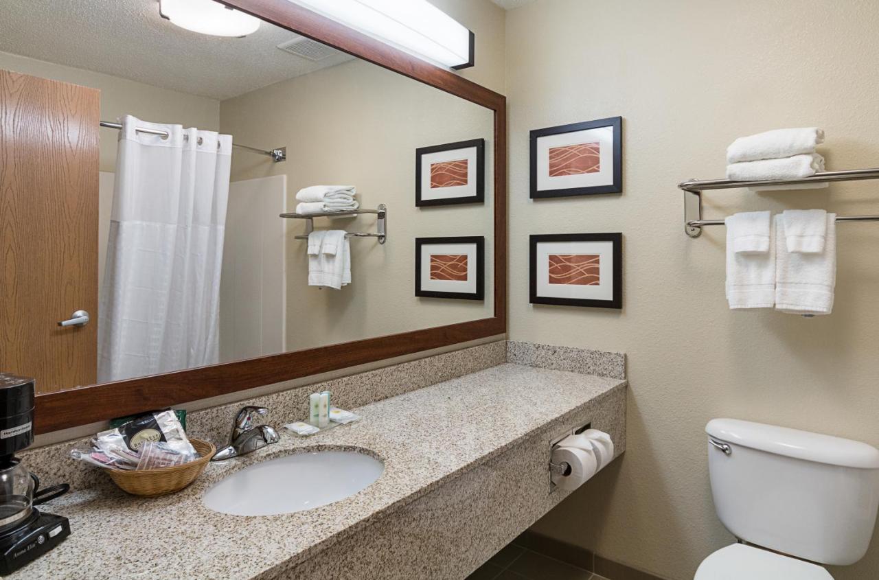 King Room - Accessible/Non-Smoking