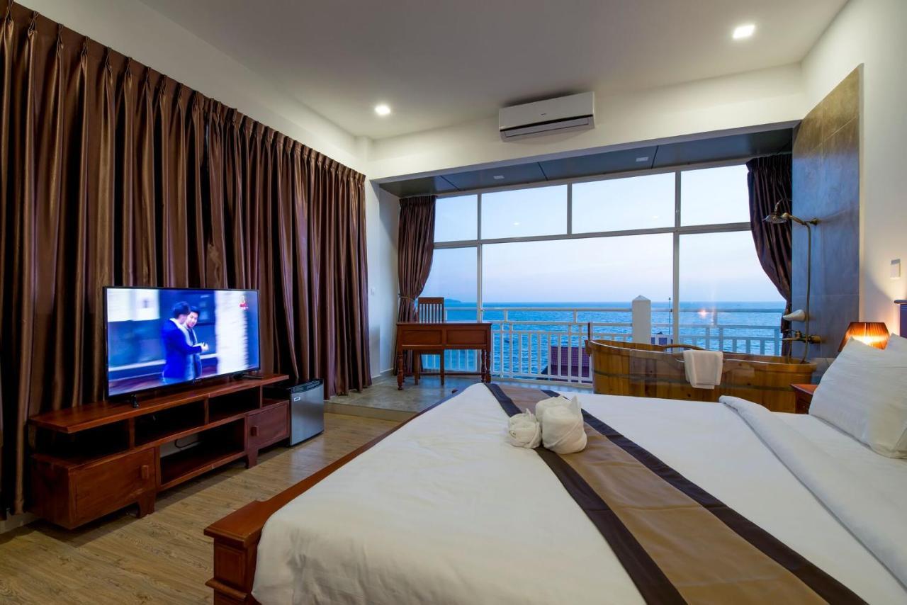 Deluxe Family Suite