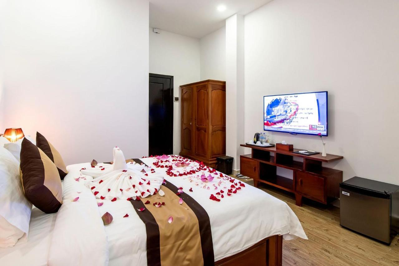 King Room with Pool View
