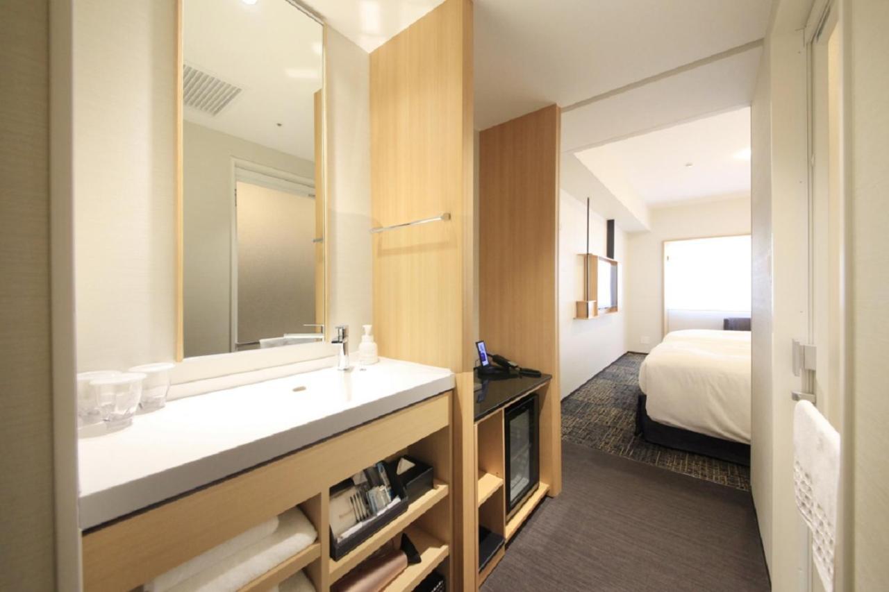 Corner Twin Room (3 adults)