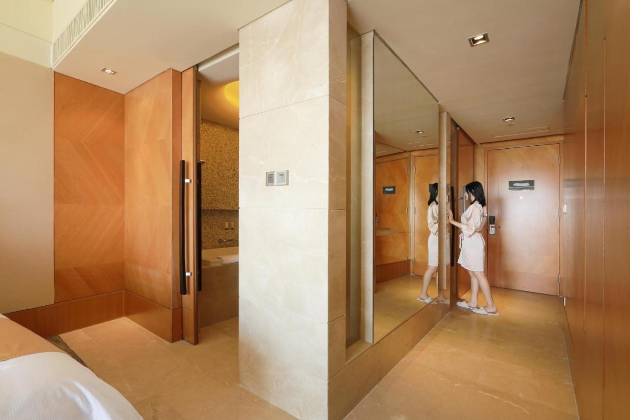 Superior Seaview Twin Room