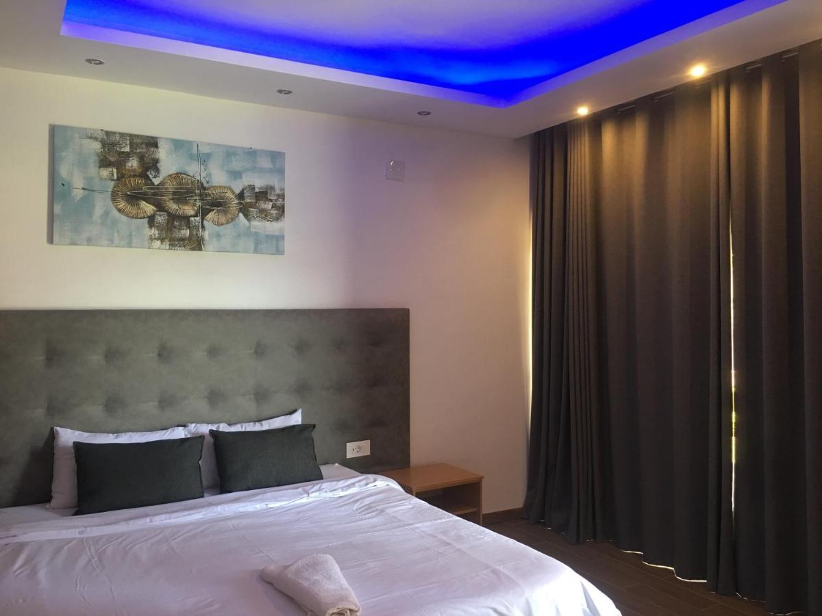 Deluxe Suite with Terrace