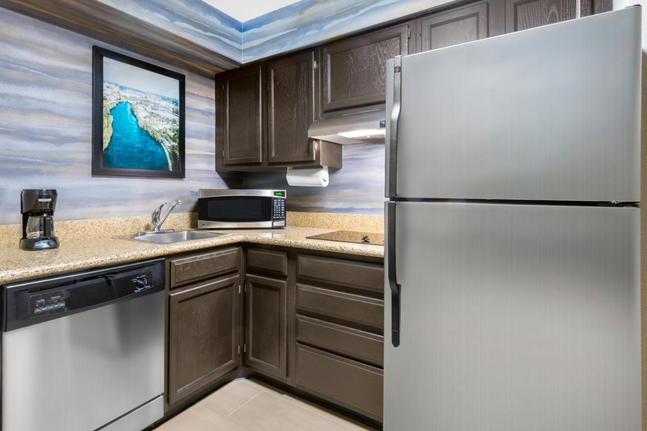 One-Bedroom Suite with River View