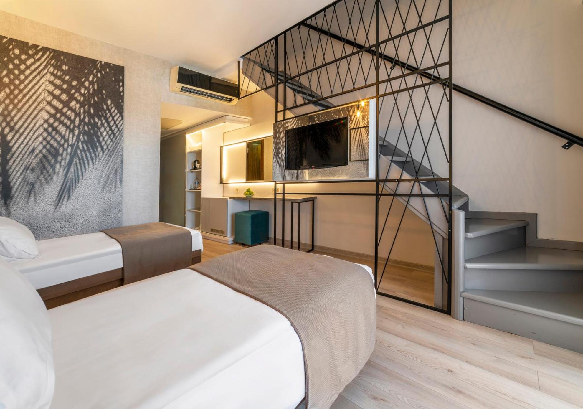 Hotel Duplex Family Room Sea View