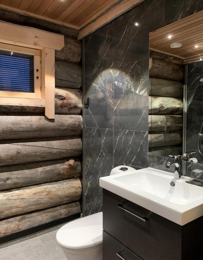 Riverside Log Cabin