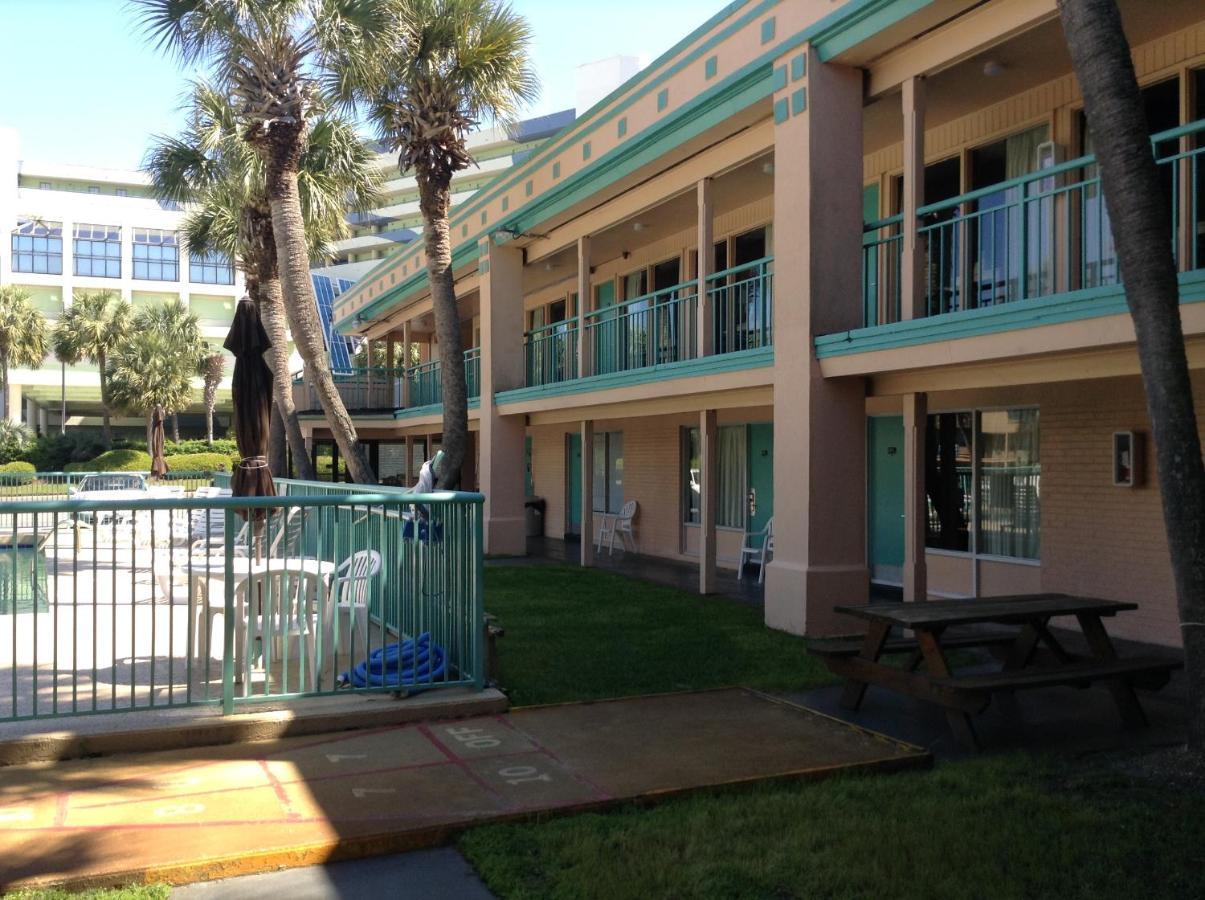 One Room with Two Double Beds - Pool View