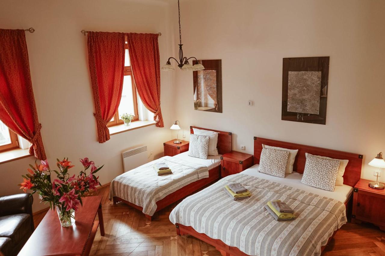 Studio with Garden View (3 Adults)