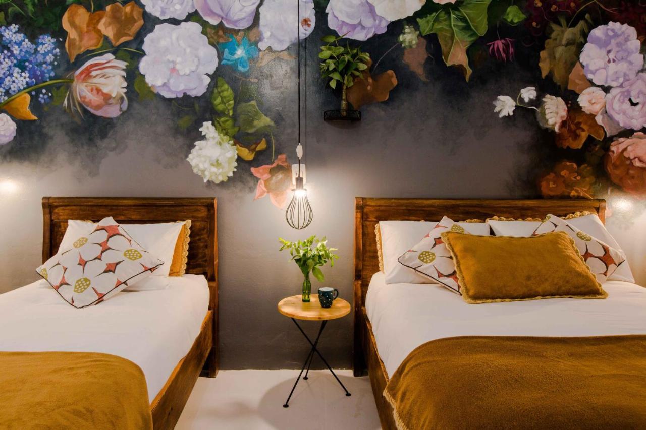 Standard Twin Room with Shared Bathroom