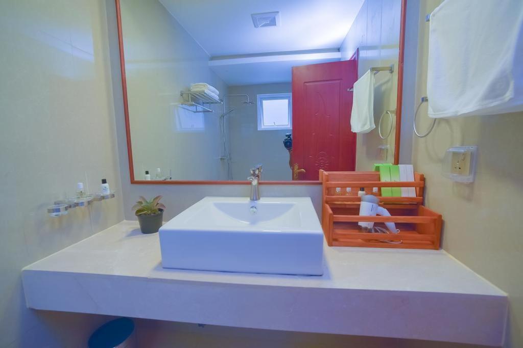 Deluxe Double Room With Sea view & Balcony with Return transfer