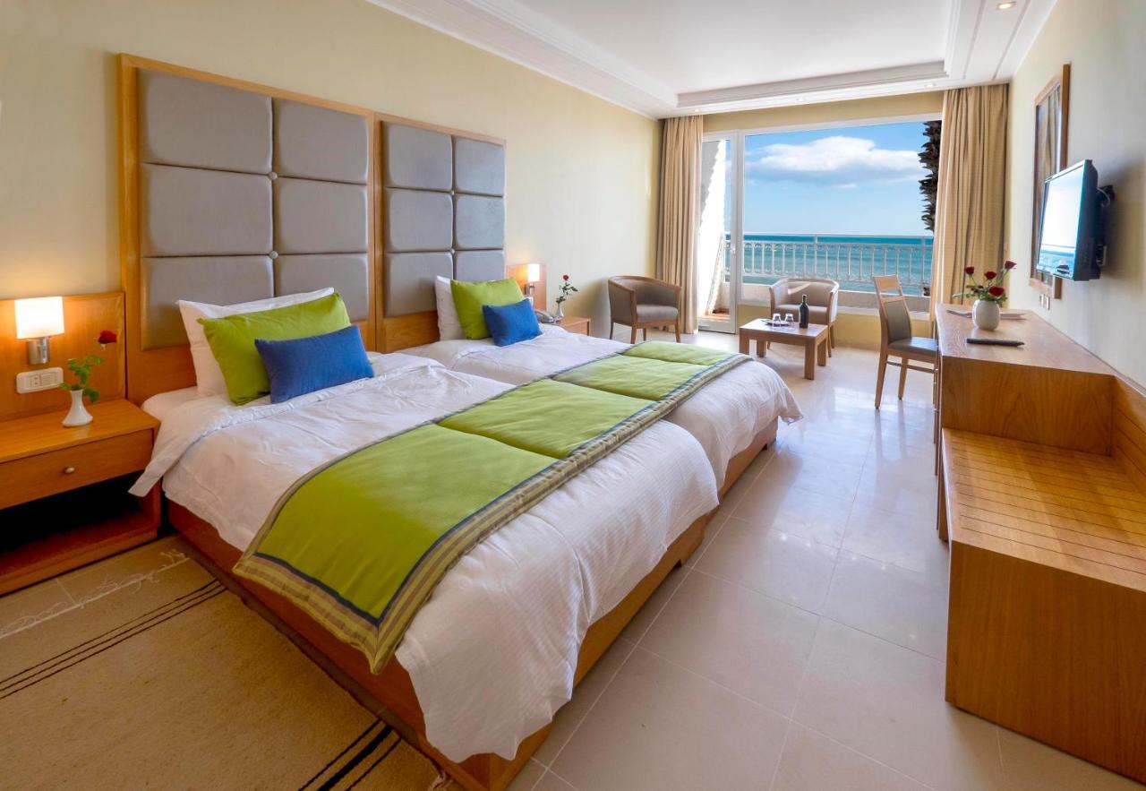 Bungalow with Sea View