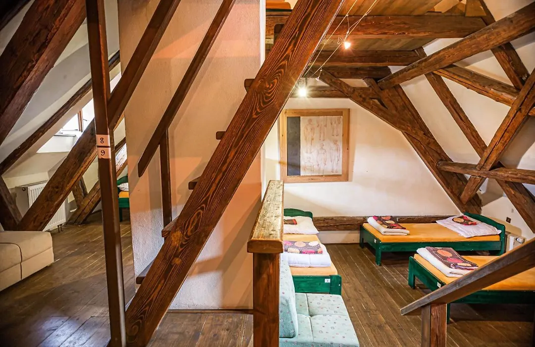 Hostel 99-1